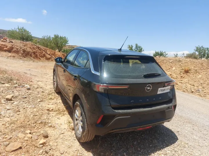 Opel Mokka (noire), Ras El Ma Car Taza, photo 3